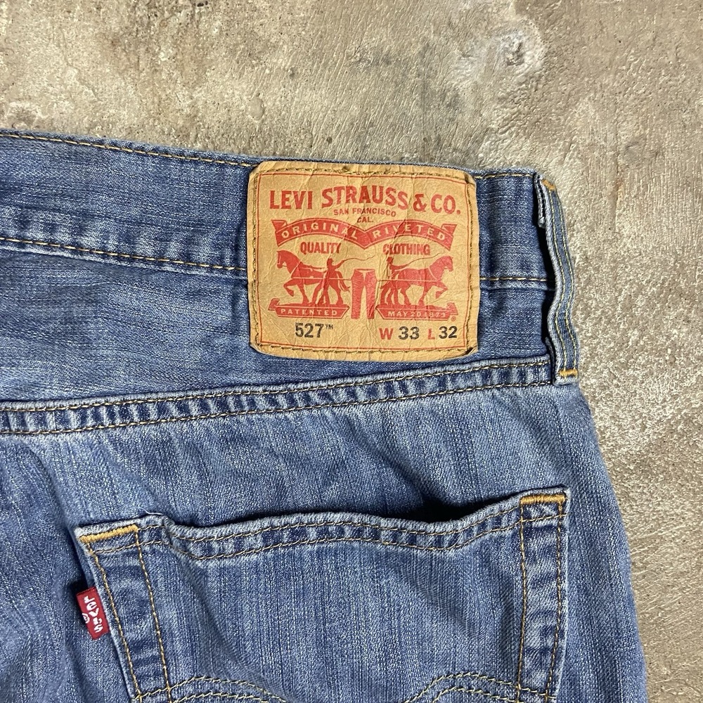 Levi's 527 Jeans Size 33x32 Blue Denim Medium Wash Slim Boot Cut Low Rise - Picture 4 of 9